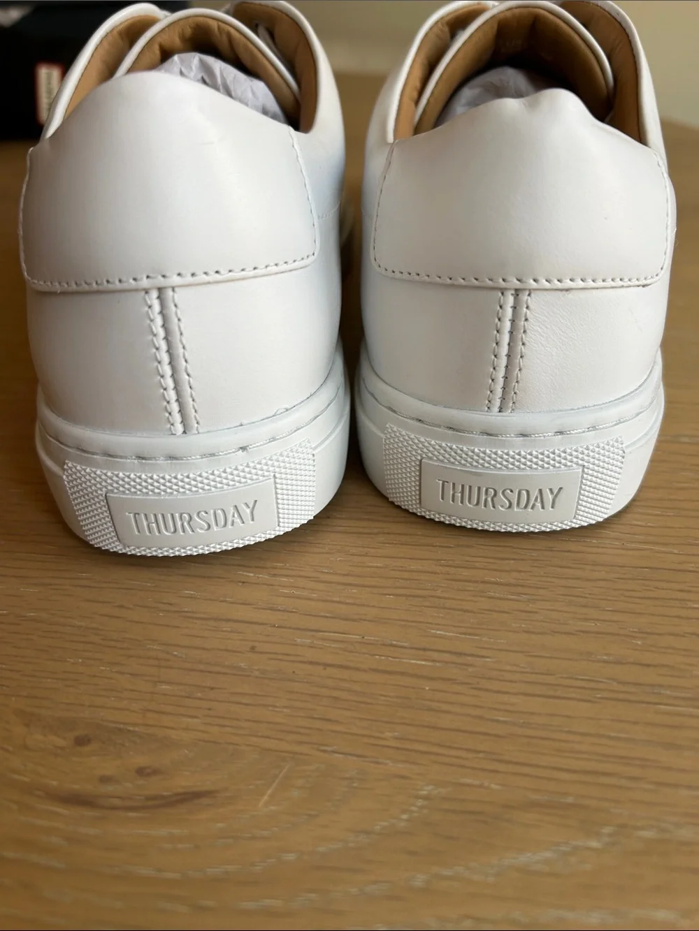 THURSDAY LOW TOP Encore SNEAKERS, White, Size 9, NWT